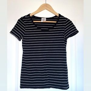 Divided H&M Black & White Short Sleeve Tee